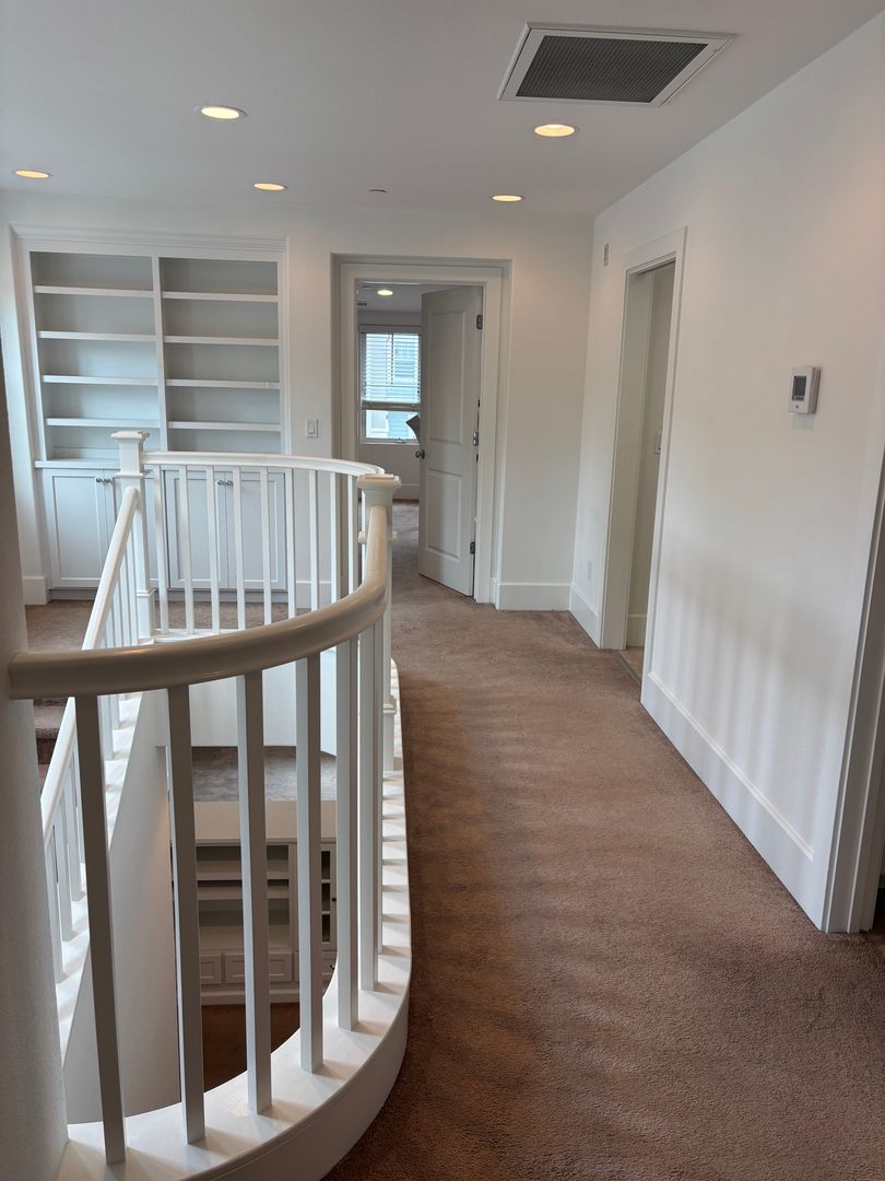 Pet Friendly 4 bed 3.5 bath home *AVAILABLE NOW*