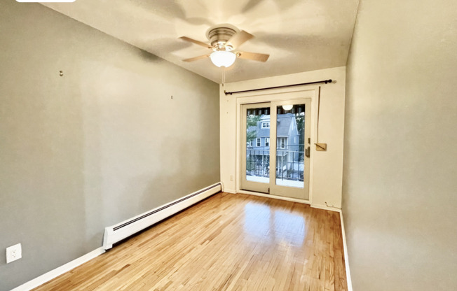 3 beds, 1.5 baths, 1,000 sqft, $3,200, Unit 3