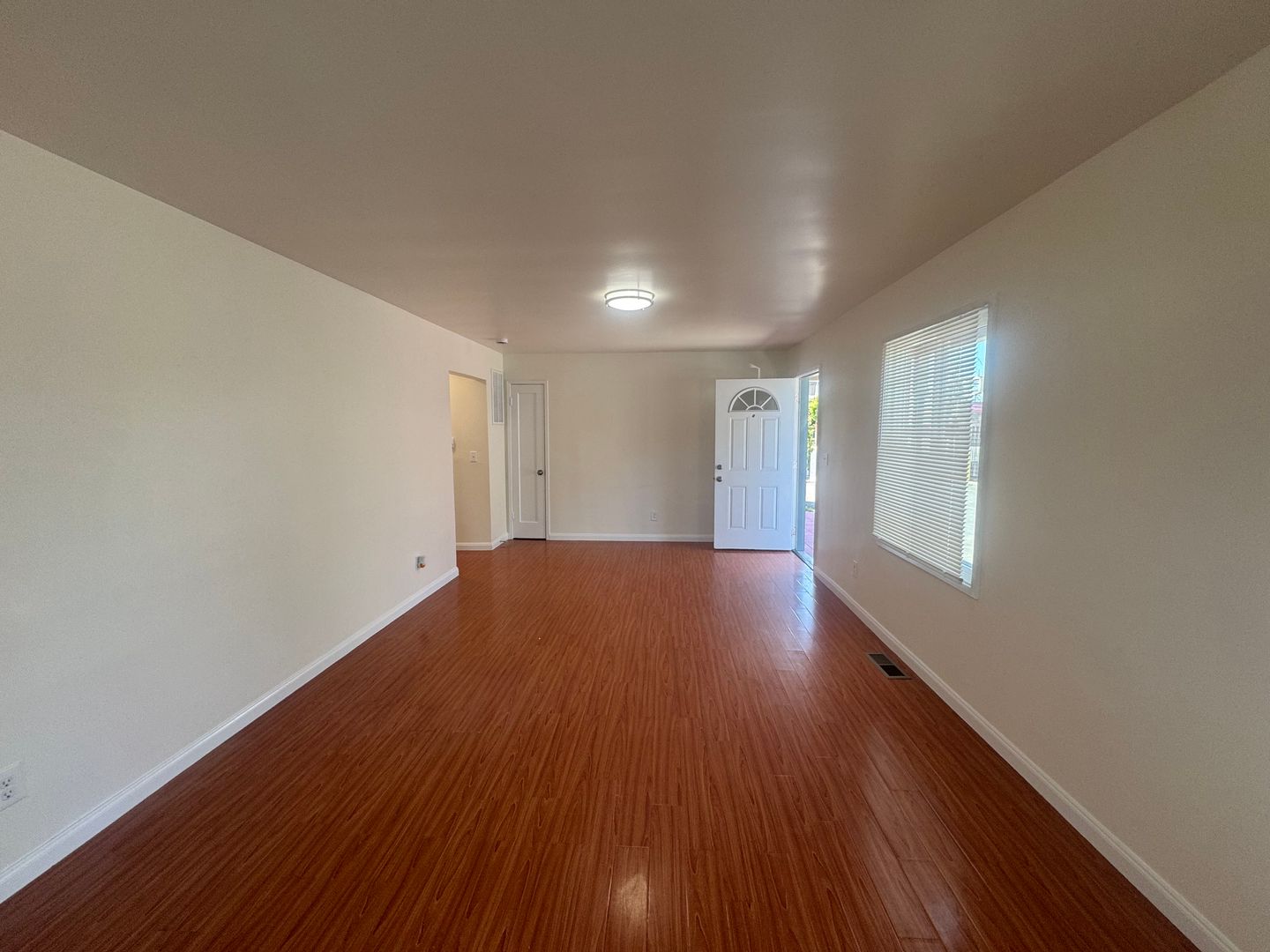 Newly Renovated 2 Bedroom, on San Pablo Ave, in East Richmond Area