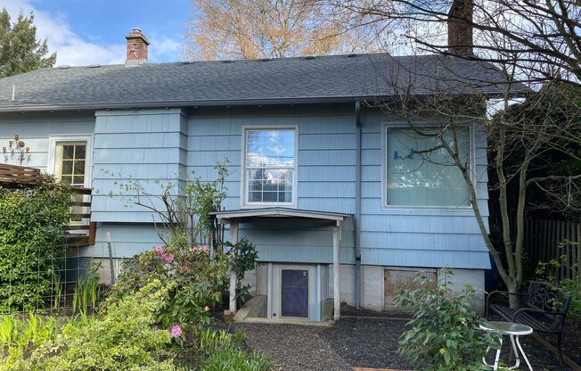 Spacious Milwaukie Studio