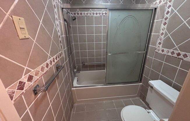 201 S College Road Unit 116