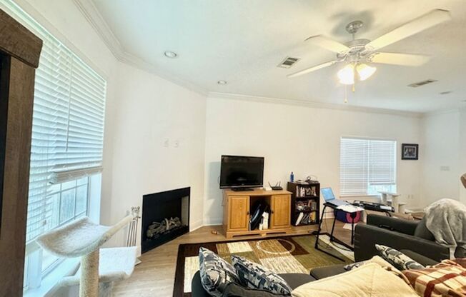 3 beds, 2 baths, $2,000