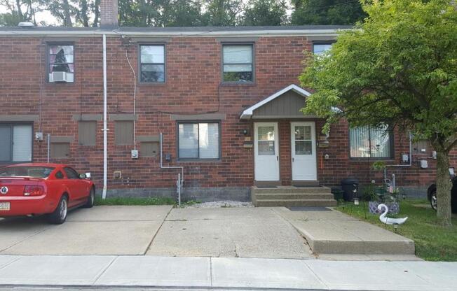 273 OAK DR