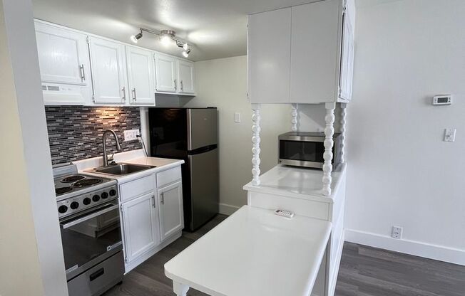 Studio, 1 bath, 400 sqft, $945, Unit 357W