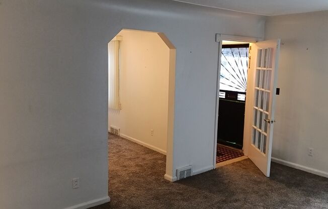 3 bedroom 1 bathroom on the Westside NOW AVAILABLE!