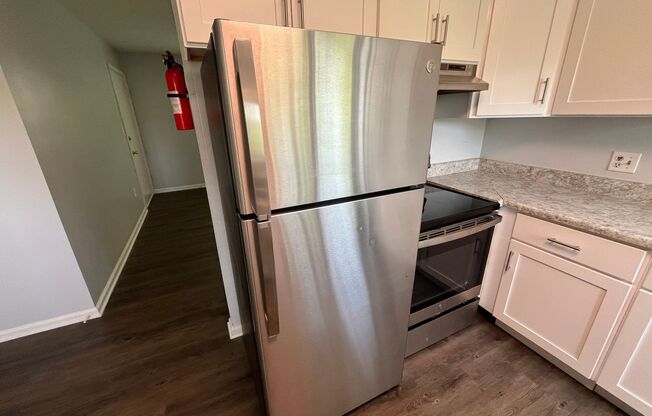 2 beds, 1 bath, 800 sqft, $899, Unit 404