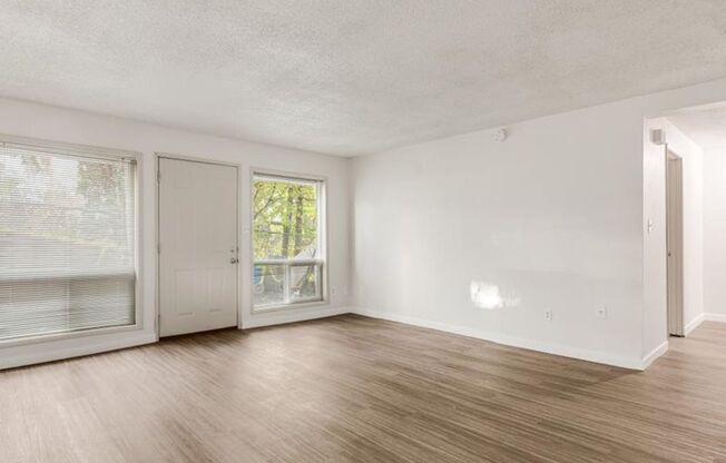 2 beds, 1 bath, 950 sqft, $1,750, Unit 37