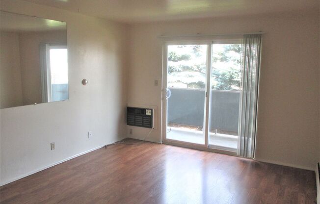 2 beds, 1 bath, 875 sqft, $1,895, Unit 205