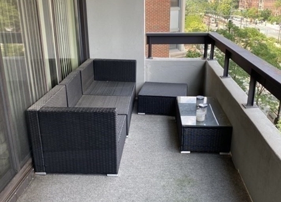 2 beds, 1 bath, 885 sqft, $3,600, Unit 409