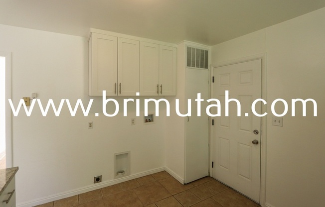 2 beds, 1 bath, 800 sqft, $1,295