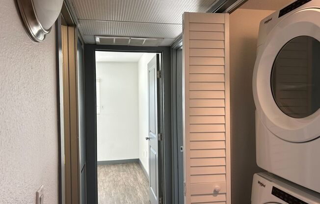 2 beds, 1 bath, 950 sqft, $2,945, Unit D025