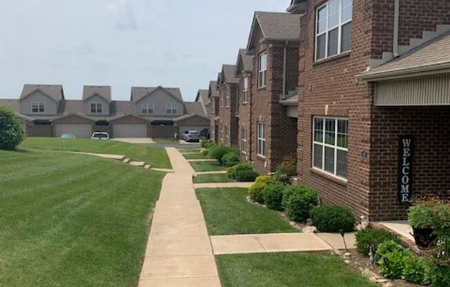 Spacious 2 Story Townhouse in Newtown Springs    250605