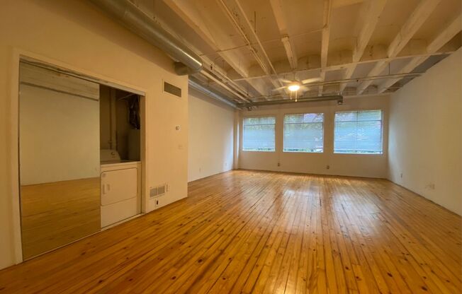 Studio, 1 bath, 1,105 sqft, $1,850, Unit 900-302