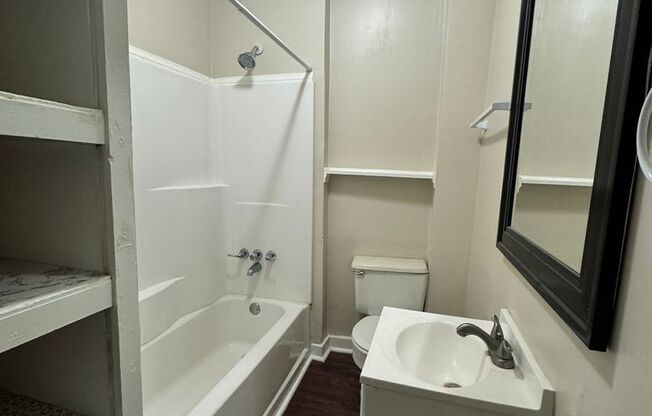 2 Bedroom Home in Castlewood!