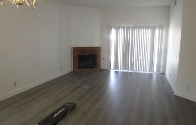CUTE 2 BEDROOM/2 BATH HOME WITH FENCED IN YARD