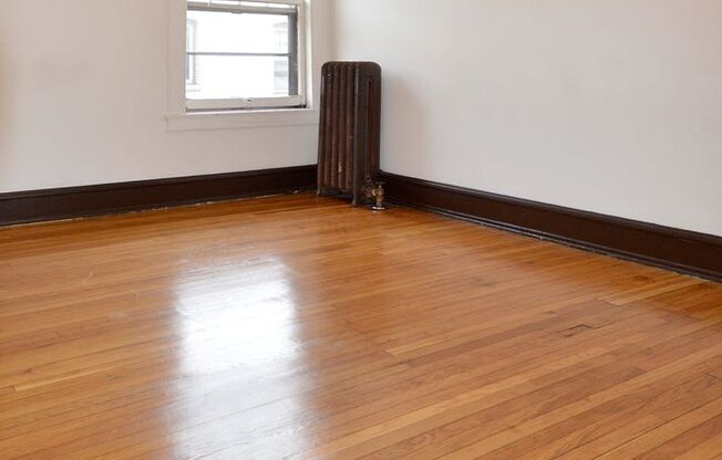 1 bed, 1 bath, 420 sqft, $955, Unit 7 - 34