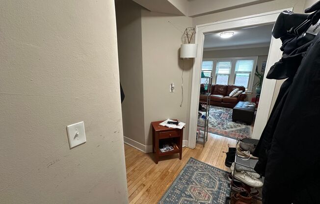 1 bed, 1 bath, 700 sqft, $1,325, Unit 57