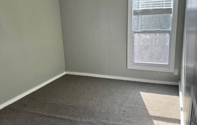 2 beds, 1 bath, $1,575, Unit Unit 4