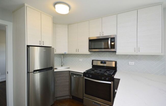 1 bed, 1 bath, 400 sqft, $1,295, Unit 56-2W