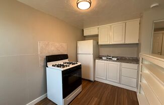 1 bed, 1 bath, $1,100, Unit 48-08