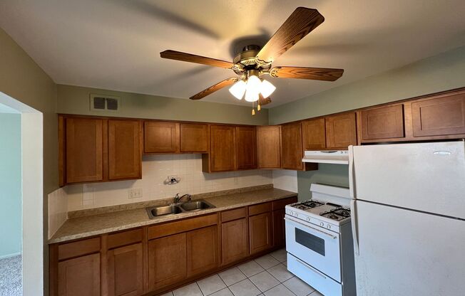 2929 3019 E ADAMS AVE