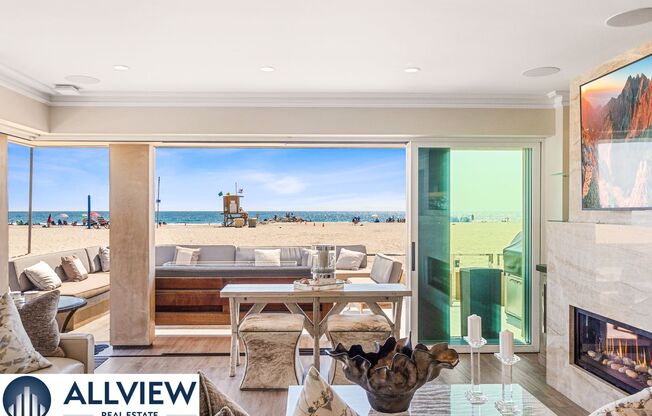 Available on 8/16/24, Stunning Beach House located on Newport Beach Boardwalk- 30+ Day Rental!