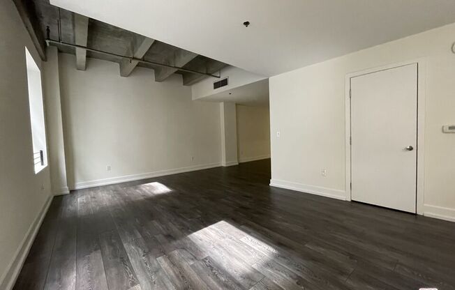1 bed, 1 bath, 808 sqft, $2,784, Unit 924