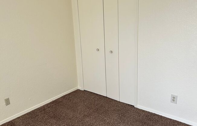 2 beds, 2 baths, 957 sqft, $1,015, Unit 87