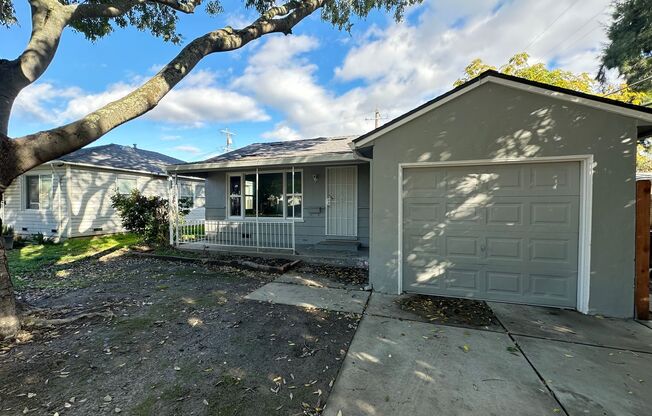 Charming Three Bedroom Near Westfield Park