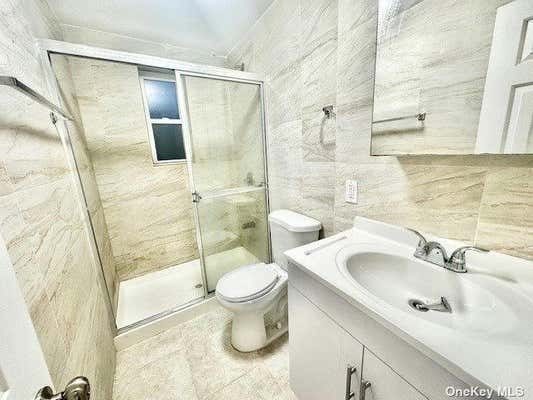 2 beds, 1 bath, 700 sqft, $2,336, Unit B