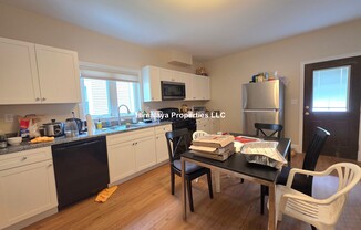 46 BROMFIELD RD