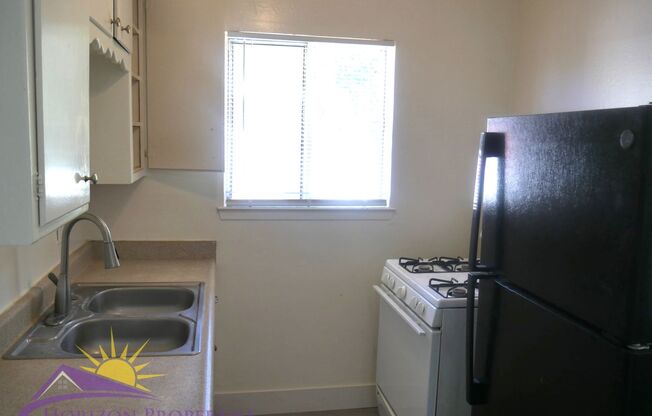 1 bed, 1 bath, $1,075, Unit 1617 Arcade Blvd #16