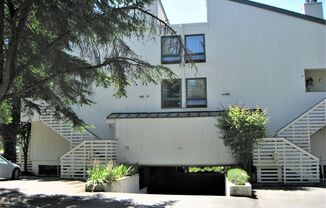 2 Bed / 2 Bath Bellevue-Crossroads condo $2,595/month