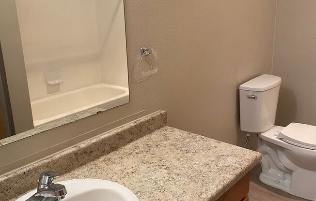 Studio, 1 bath, 441 sqft, $1,395, Unit 227