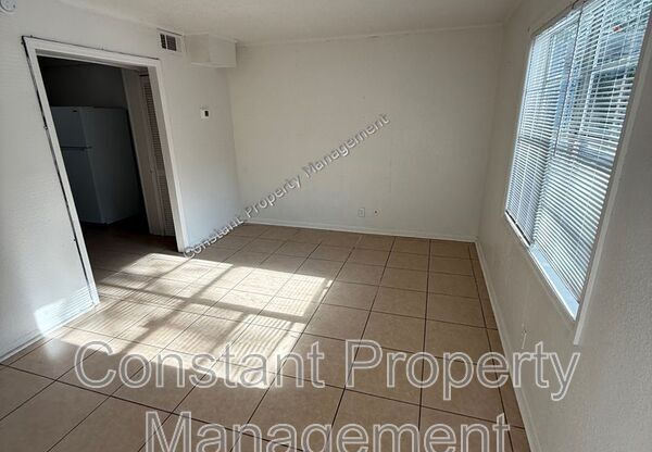 929 MAGNOLIA DR
