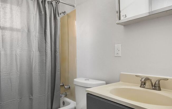 1 bed, 1 bath, 800 sqft, $749, Unit 11 Melvin Court - Bldg. A