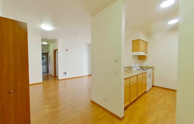 2 beds, 1 bath, $1,700, Unit 304