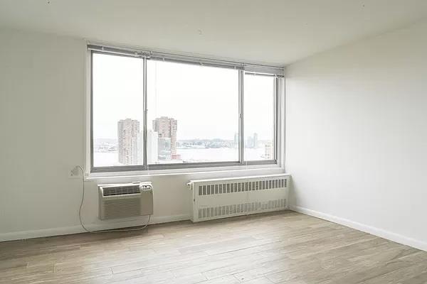 2 beds, 1 bath, 798 sqft, $5,290, Unit 4D