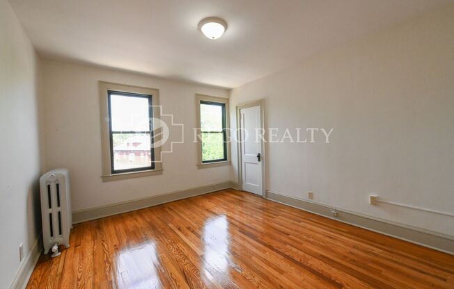 2 beds, 1 bath, $1,550, Unit C1