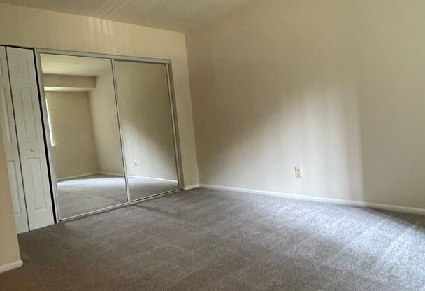 2 beds, 2 baths, 1,000 sqft, $1,950, Unit 14210 #102