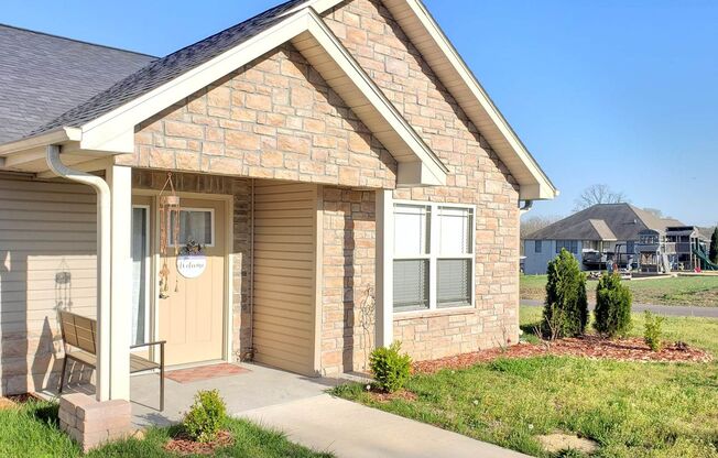 4Bd/2Ba Home Available June 1, 2023
