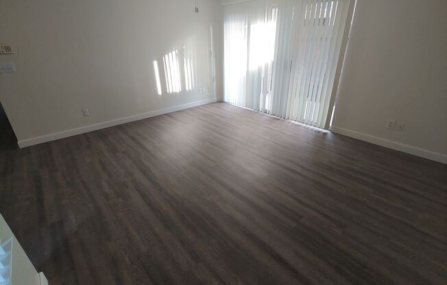 3 beds, 2 baths, 1,211 sqft, $2,015, Unit 1690-120