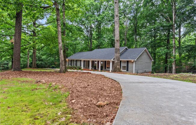 Prime Time Normal Town Living Home!