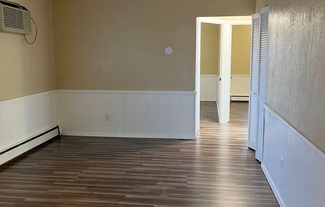 2 beds, 1 bath, $1,020, Unit 101