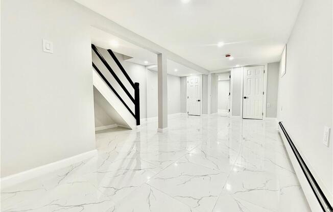 1499 E 52 ST
