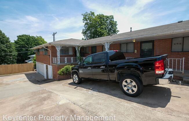 1401/1403 South Frisco Ave