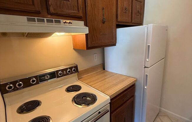 2 beds, 1 bath, 770 sqft, $850, Unit 4998