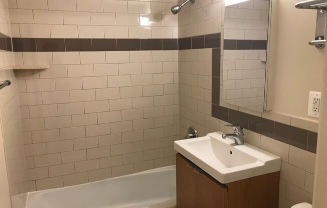 Studio, 1 bath, 460 sqft, $2,200