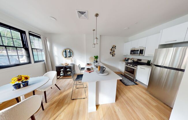 1 bed, 1 bath, 742 sqft, $2,650, Unit 44-103