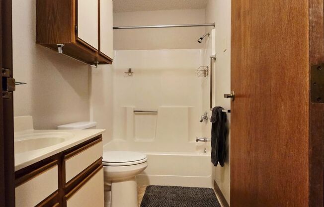 Studio, 1 bath, 350 sqft, $1,200, Unit island-3AF